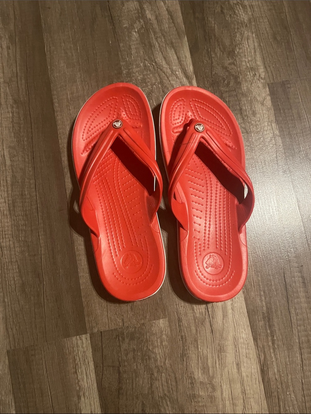 CROCS Classic Clog in Vibrant Red
